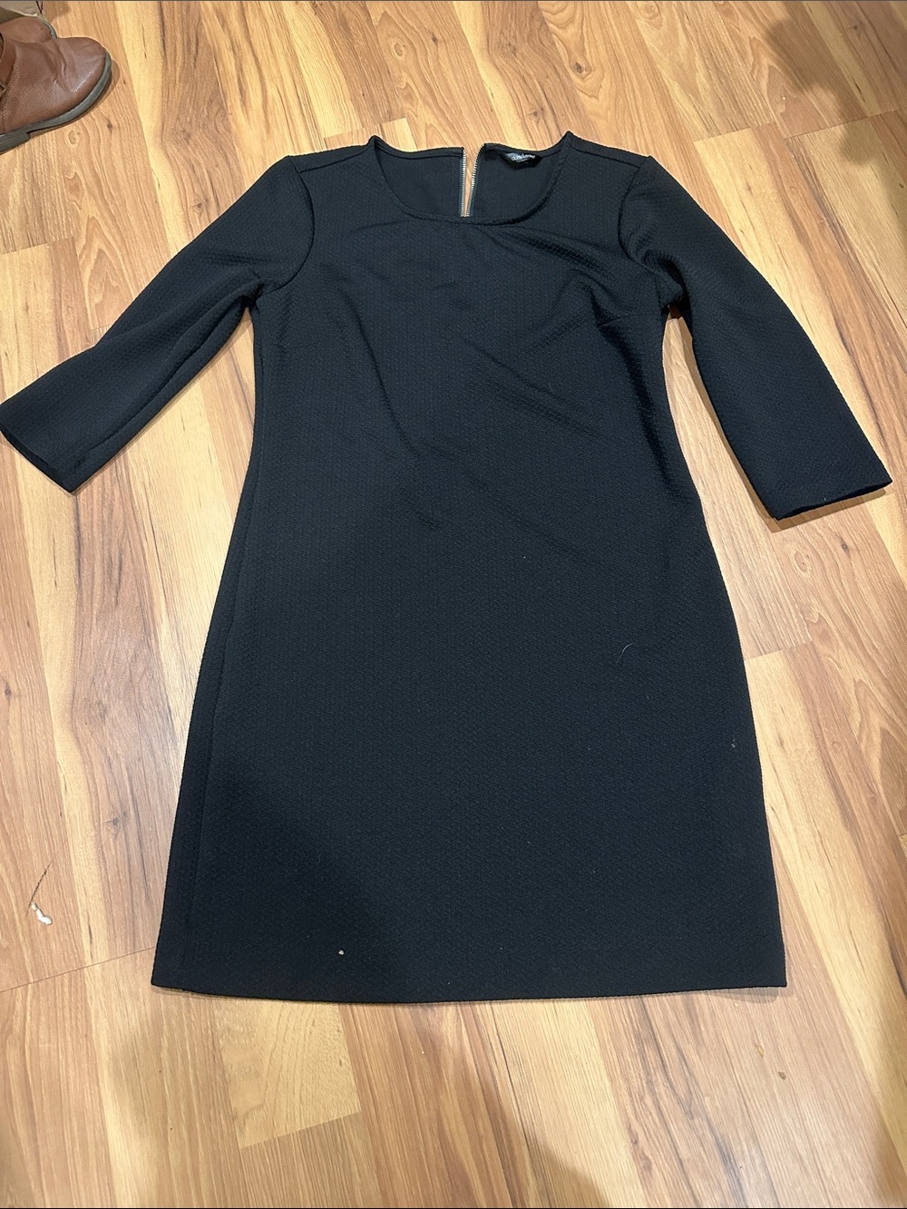 Daisy Fuentes Black Long-Sleeve Shift Dress